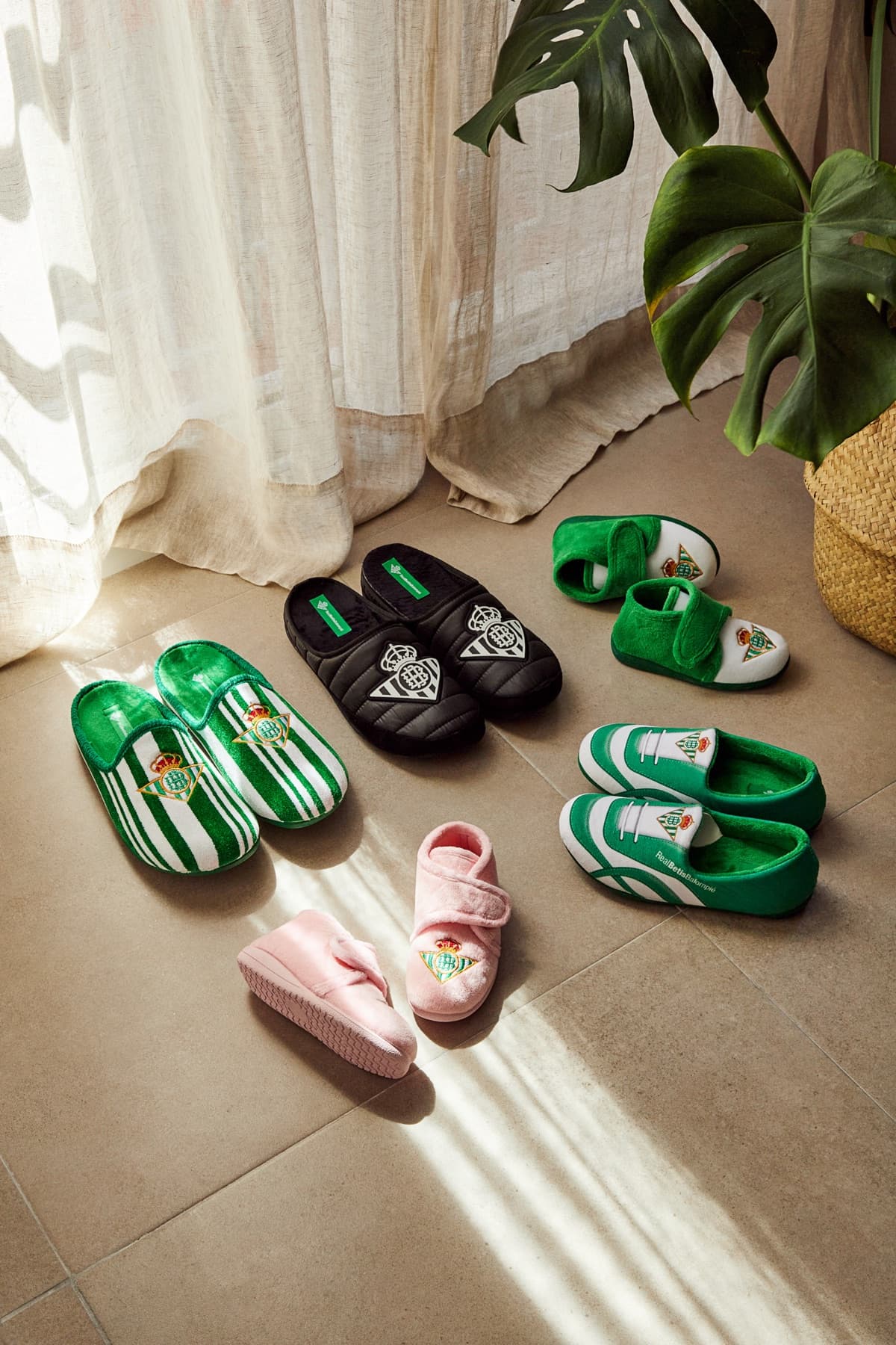 Gama de zapatillas de casa oficiales del Real Betis para toda la familia